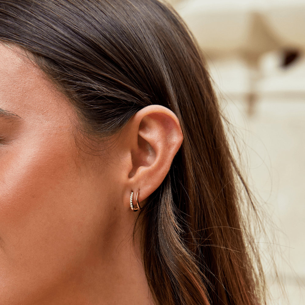 Klaue zlaté a krystalové náušnice | Earrings | Elora Praha