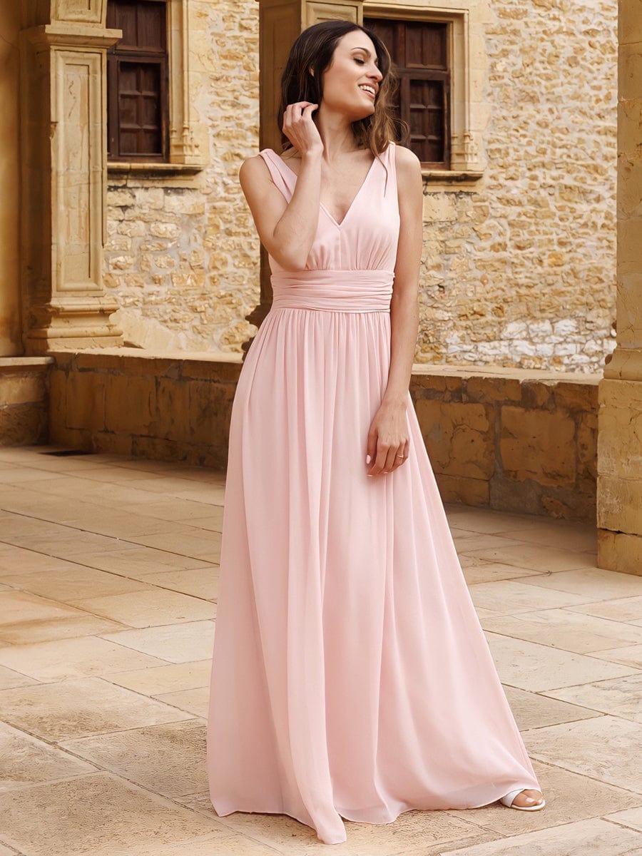 večerní šaty HUSH|V výstřih bez rukávů s plisováním z chiffon | Evening Dresses | Elora Praha
