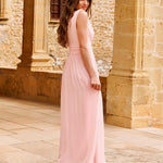 večerní šaty HUSH|V výstřih bez rukávů s plisováním z chiffon | Evening Dresses | Elora Praha