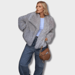 Dalia™ – Luxusní kabát z umělé kožešiny | | Elora Praha