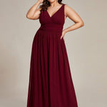 večerní šaty HUSH|V výstřih bez rukávů s plisováním z chiffon | Evening Dresses | Elora Praha