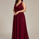 večerní šaty HUSH|V výstřih bez rukávů s plisováním z chiffon | Evening Dresses | Elora Praha