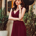 večerní šaty HUSH|V výstřih bez rukávů s plisováním z chiffon | Evening Dresses | Elora Praha