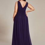 večerní šaty HUSH|V výstřih bez rukávů s plisováním z chiffon | Evening Dresses | Elora Praha