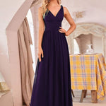 večerní šaty HUSH|V výstřih bez rukávů s plisováním z chiffon | Evening Dresses | Elora Praha