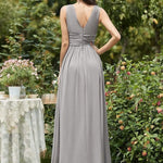večerní šaty HUSH|V výstřih bez rukávů s plisováním z chiffon | Evening Dresses | Elora Praha