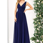 večerní šaty HUSH|V výstřih bez rukávů s plisováním z chiffon | Evening Dresses | Elora Praha