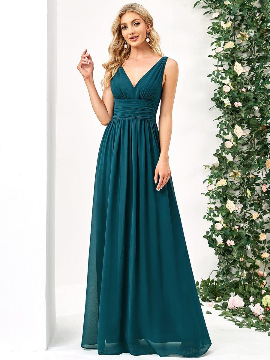 večerní šaty HUSH|V výstřih bez rukávů s plisováním z chiffon | Evening Dresses | Elora Praha
