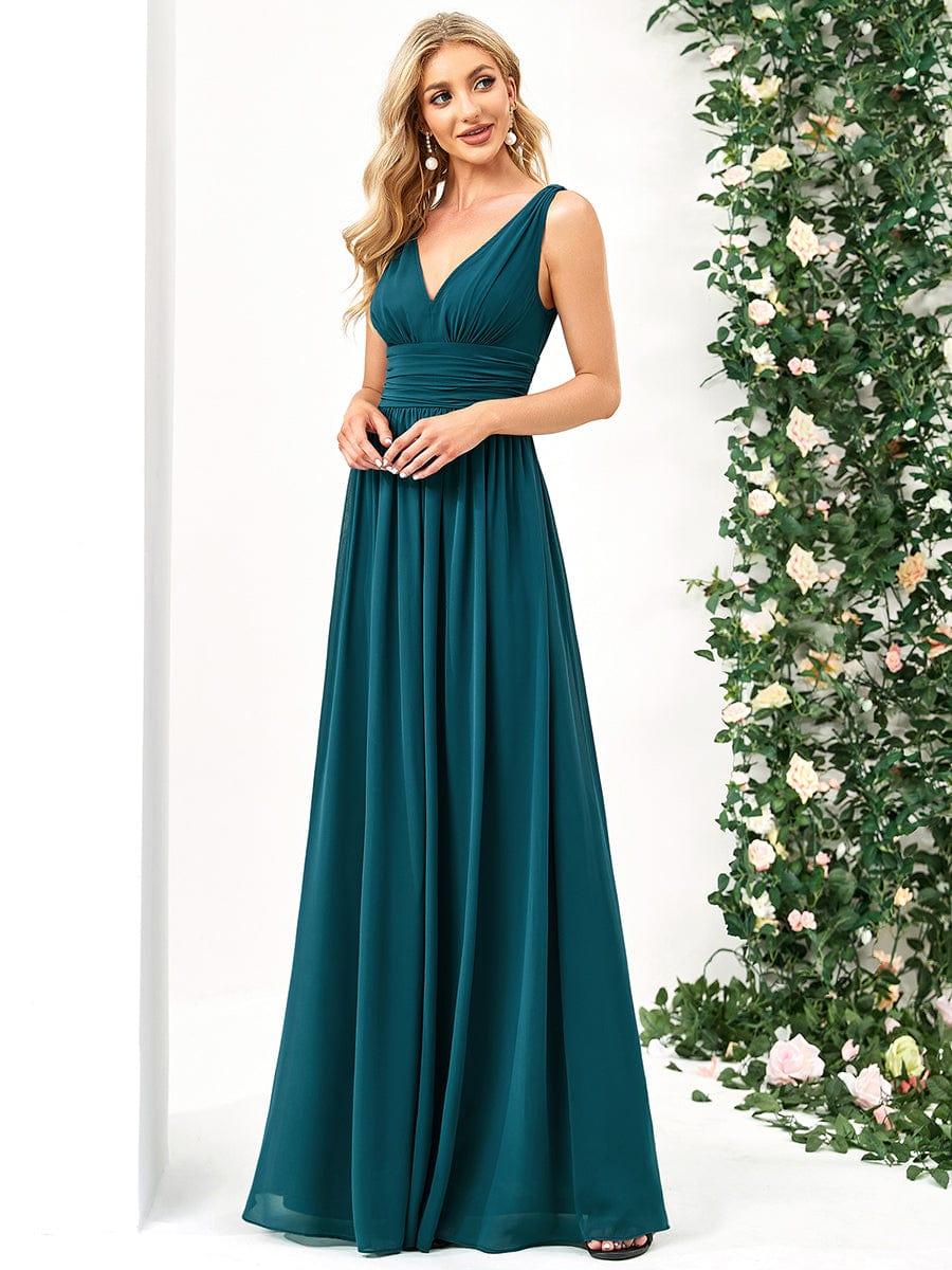 večerní šaty HUSH|V výstřih bez rukávů s plisováním z chiffon | Evening Dresses | Elora Praha