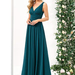večerní šaty HUSH|V výstřih bez rukávů s plisováním z chiffon | Evening Dresses | Elora Praha