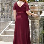 MONICA | Dlouhé šaty pro družičky s empírovým pasem a krátkými volánkovými rukávy | Bridesmaid Dresses | Elora Praha