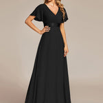MONICA | Dlouhé šaty pro družičky s empírovým pasem a krátkými volánkovými rukávy | Bridesmaid Dresses | Elora Praha