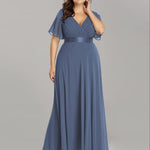 MONICA | Dlouhé šaty pro družičky s empírovým pasem a krátkými volánkovými rukávy | Bridesmaid Dresses | Elora Praha