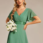 MONICA | Dlouhé šaty pro družičky s empírovým pasem a krátkými volánkovými rukávy | Bridesmaid Dresses | Elora Praha