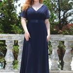MONICA | Dlouhé šaty pro družičky s empírovým pasem a krátkými volánkovými rukávy | Bridesmaid Dresses | Elora Praha