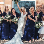 MONICA | Dlouhé šaty pro družičky s empírovým pasem a krátkými volánkovými rukávy | Bridesmaid Dresses | Elora Praha