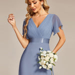 MONICA | Dlouhé šaty pro družičky s empírovým pasem a krátkými volánkovými rukávy | Bridesmaid Dresses | Elora Praha