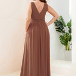 večerní šaty HUSH|V výstřih bez rukávů s plisováním z chiffon | Evening Dresses | Elora Praha