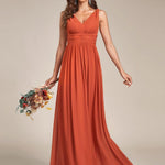 večerní šaty HUSH|V výstřih bez rukávů s plisováním z chiffon | Evening Dresses | Elora Praha