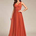 večerní šaty HUSH|V výstřih bez rukávů s plisováním z chiffon | Evening Dresses | Elora Praha