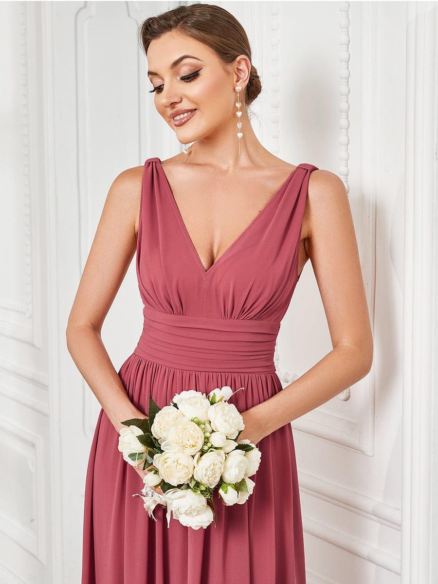 večerní šaty HUSH|V výstřih bez rukávů s plisováním z chiffon | Evening Dresses | Elora Praha