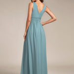večerní šaty HUSH|V výstřih bez rukávů s plisováním z chiffon | Evening Dresses | Elora Praha