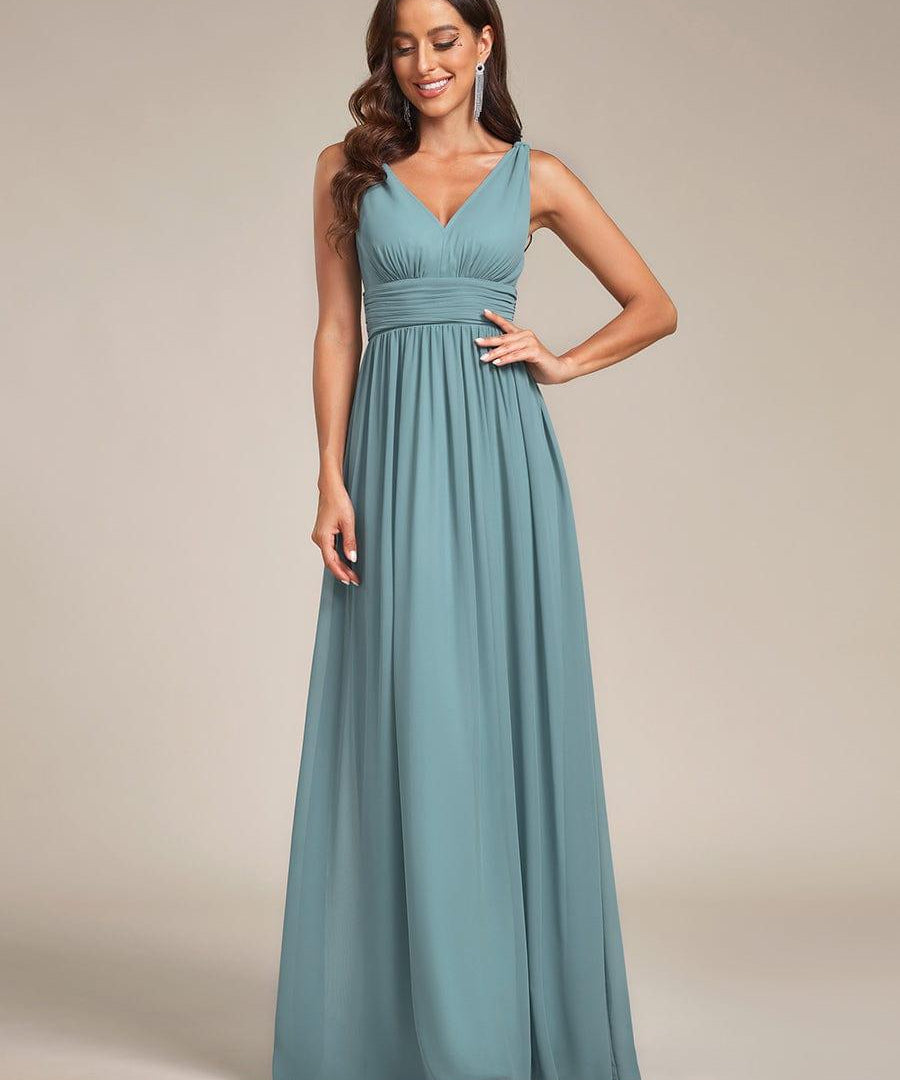 večerní šaty HUSH|V výstřih bez rukávů s plisováním z chiffon | Evening Dresses | Elora Praha