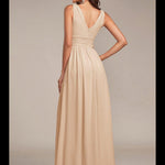 večerní šaty HUSH|V výstřih bez rukávů s plisováním z chiffon | Evening Dresses | Elora Praha