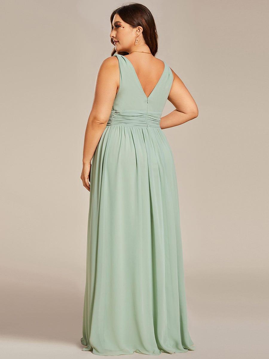 večerní šaty HUSH|V výstřih bez rukávů s plisováním z chiffon | Evening Dresses | Elora Praha