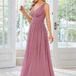 večerní šaty HUSH|V výstřih bez rukávů s plisováním z chiffon | Evening Dresses | Elora Praha