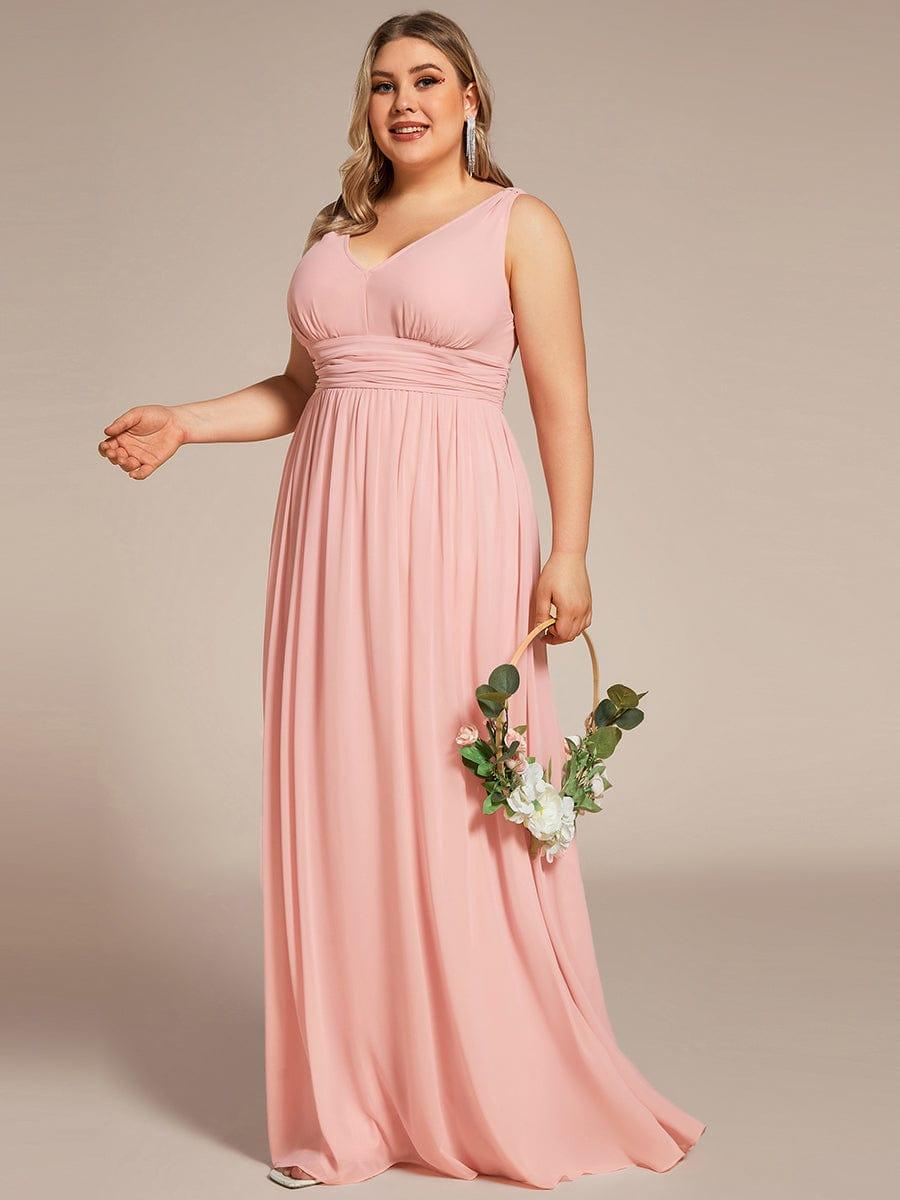 večerní šaty HUSH|V výstřih bez rukávů s plisováním z chiffon | Evening Dresses | Elora Praha