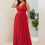 večerní šaty HUSH|V výstřih bez rukávů s plisováním z chiffon | Evening Dresses | Elora Praha