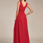 večerní šaty HUSH|V výstřih bez rukávů s plisováním z chiffon | Evening Dresses | Elora Praha
