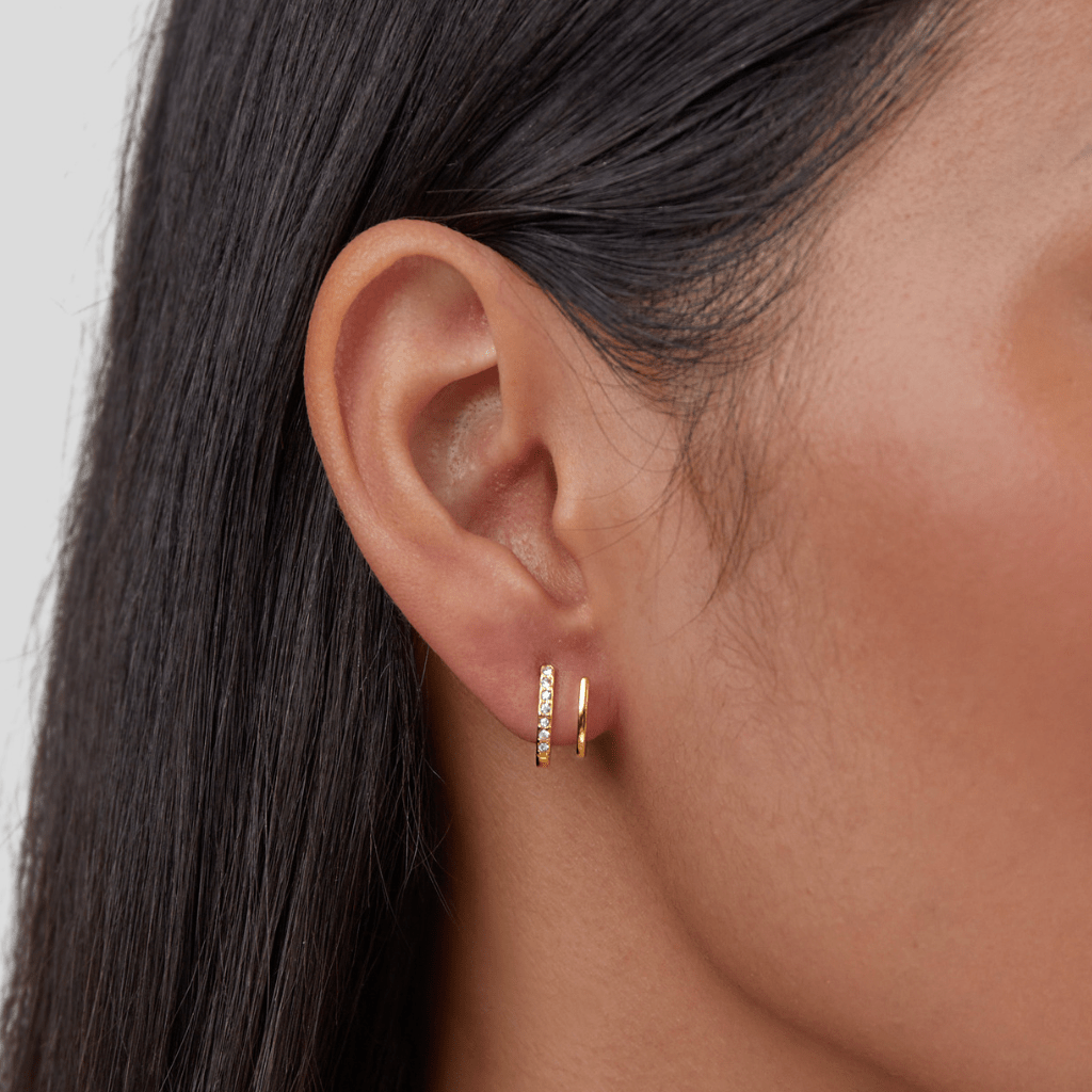 Klaue zlaté a krystalové náušnice | Earrings | Elora Praha