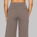 Calista™ | Dámské volné kalhoty hnědé barvy | Pantalons | Elora Praha