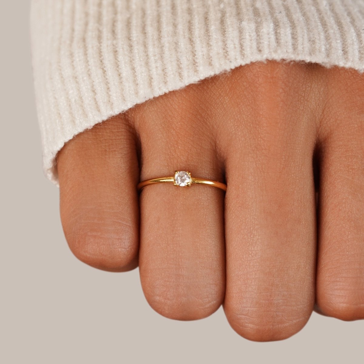 Zlaté prsteny s narozeninovým kamenem | Ring | Elora Praha