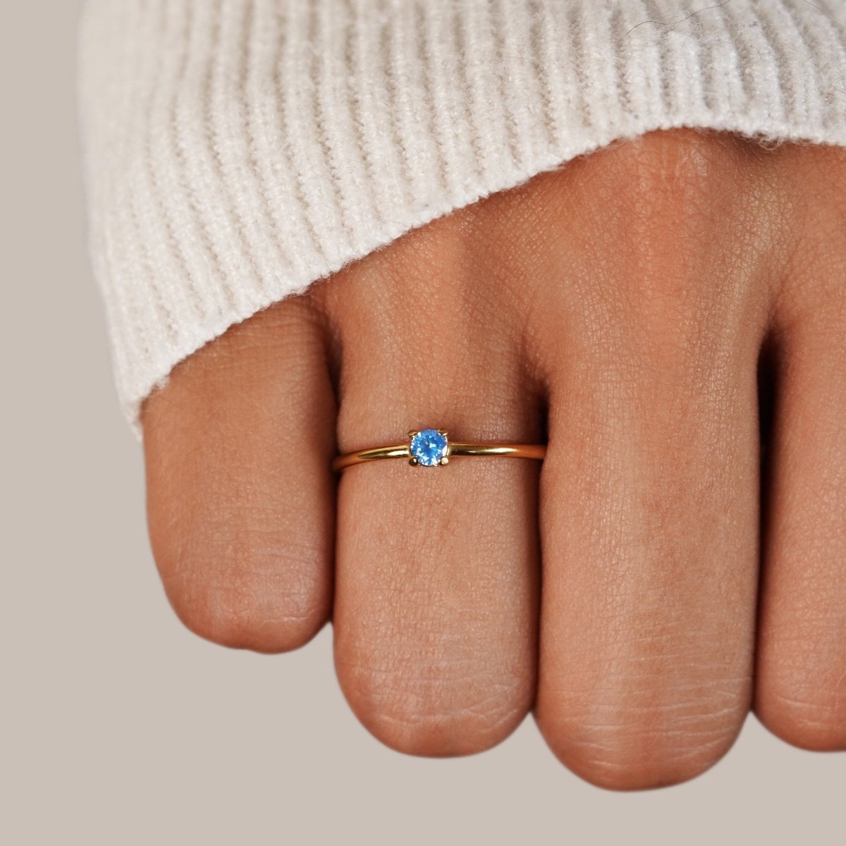 Zlaté prsteny s narozeninovým kamenem | Ring | Elora Praha