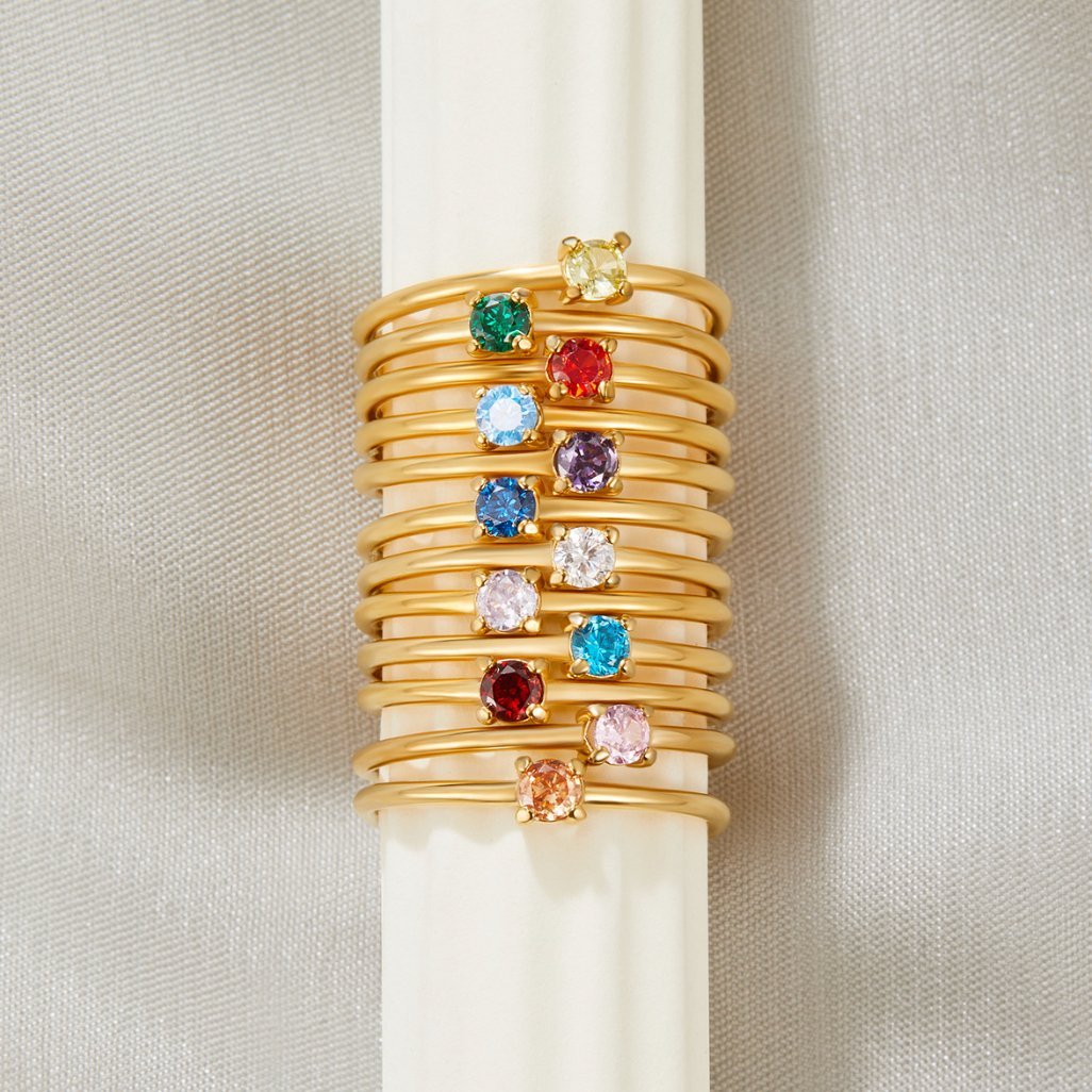 Zlaté prsteny s narozeninovým kamenem | Ring | Elora Praha