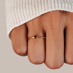 Zlaté prsteny s narozeninovým kamenem | Ring | Elora Praha