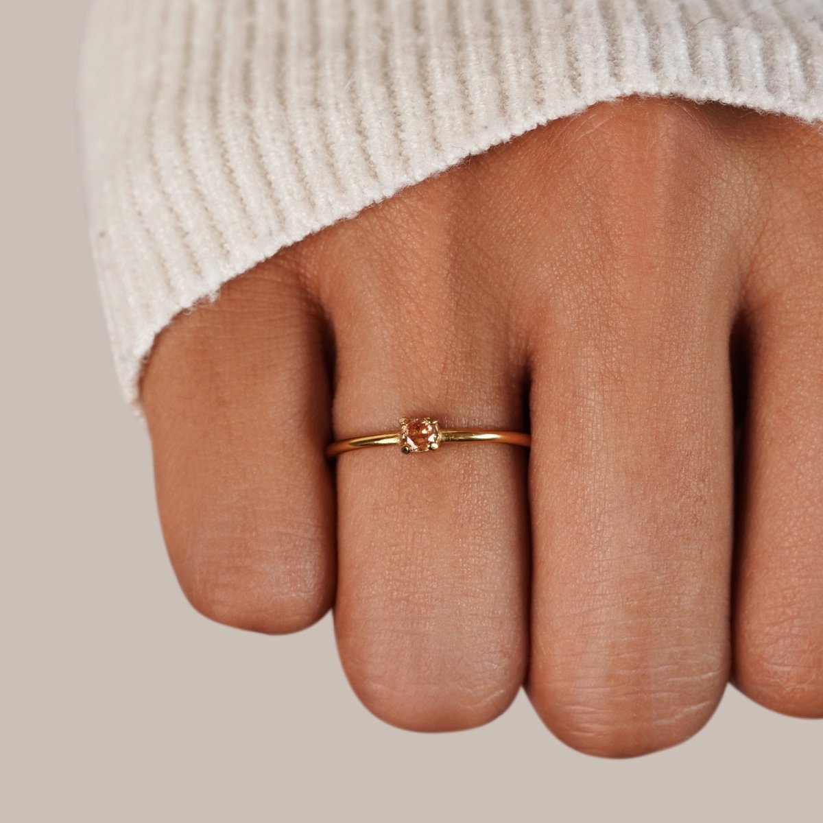 Zlaté prsteny s narozeninovým kamenem | Ring | Elora Praha
