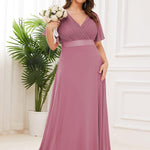 MONICA | Dlouhé šaty pro družičky s empírovým pasem a krátkými volánkovými rukávy | Bridesmaid Dresses | Elora Praha