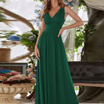 večerní šaty HUSH|V výstřih bez rukávů s plisováním z chiffon | Evening Dresses | Elora Praha