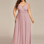 večerní šaty HUSH|V výstřih bez rukávů s plisováním z chiffon | Evening Dresses | Elora Praha