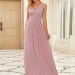 večerní šaty HUSH|V výstřih bez rukávů s plisováním z chiffon | Evening Dresses | Elora Praha