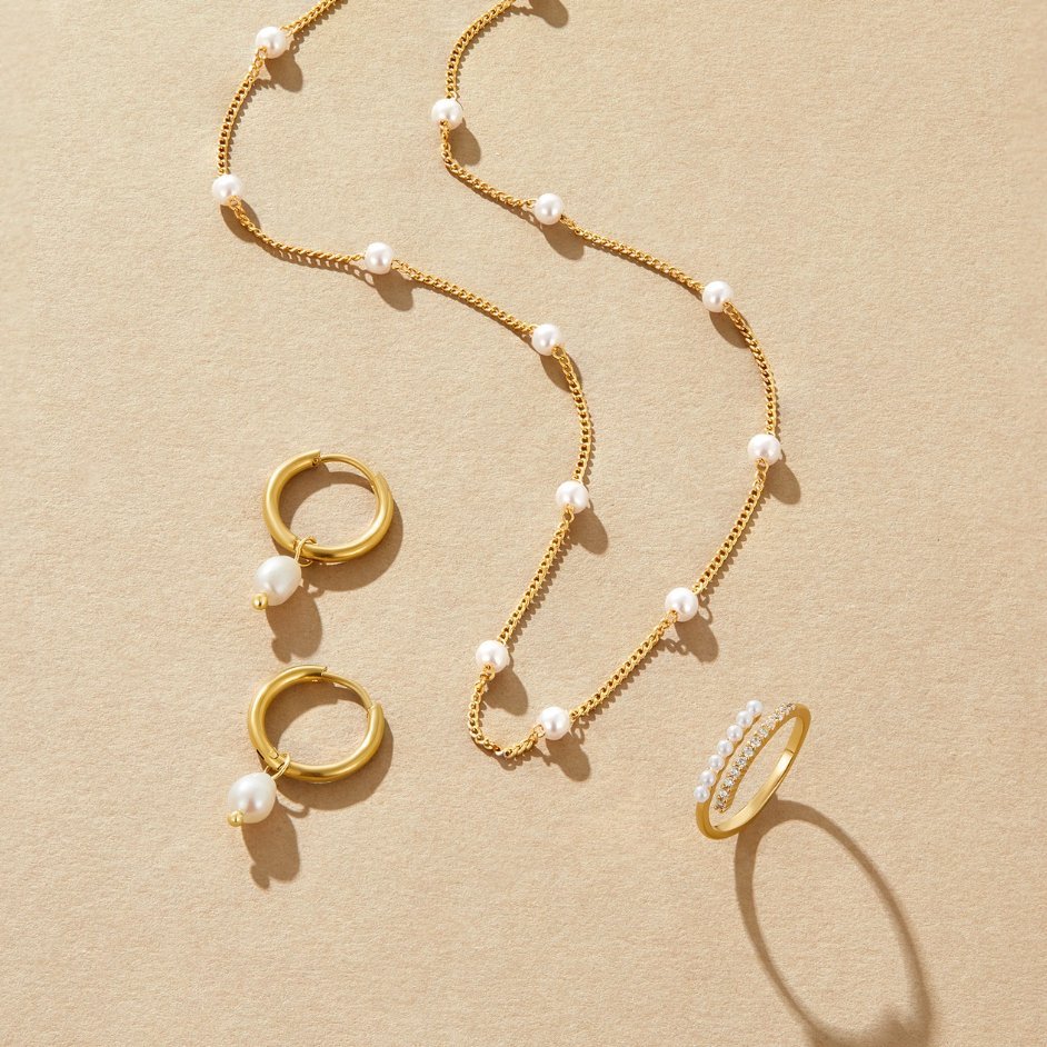 Bella sladkovodní perlové náušnice | Earrings | Elora Praha