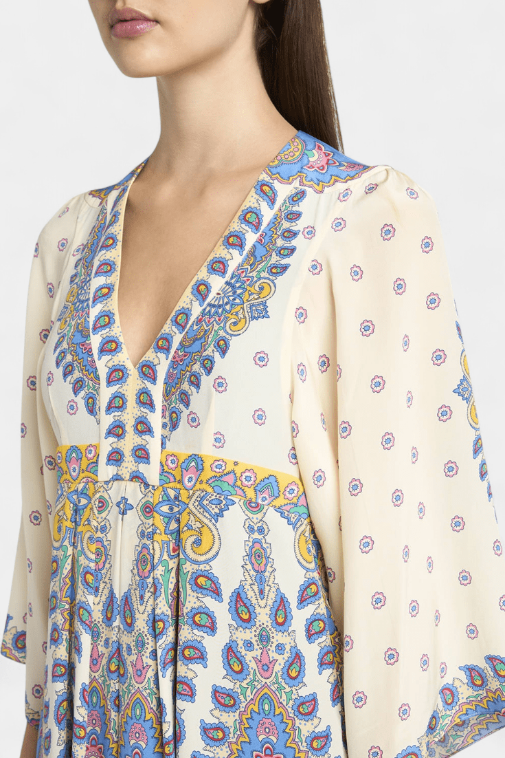 Nevěstiná Dlouhá Šaty s V Výstřihem a Elegantním Paisley Vzorem | | Elora Praha