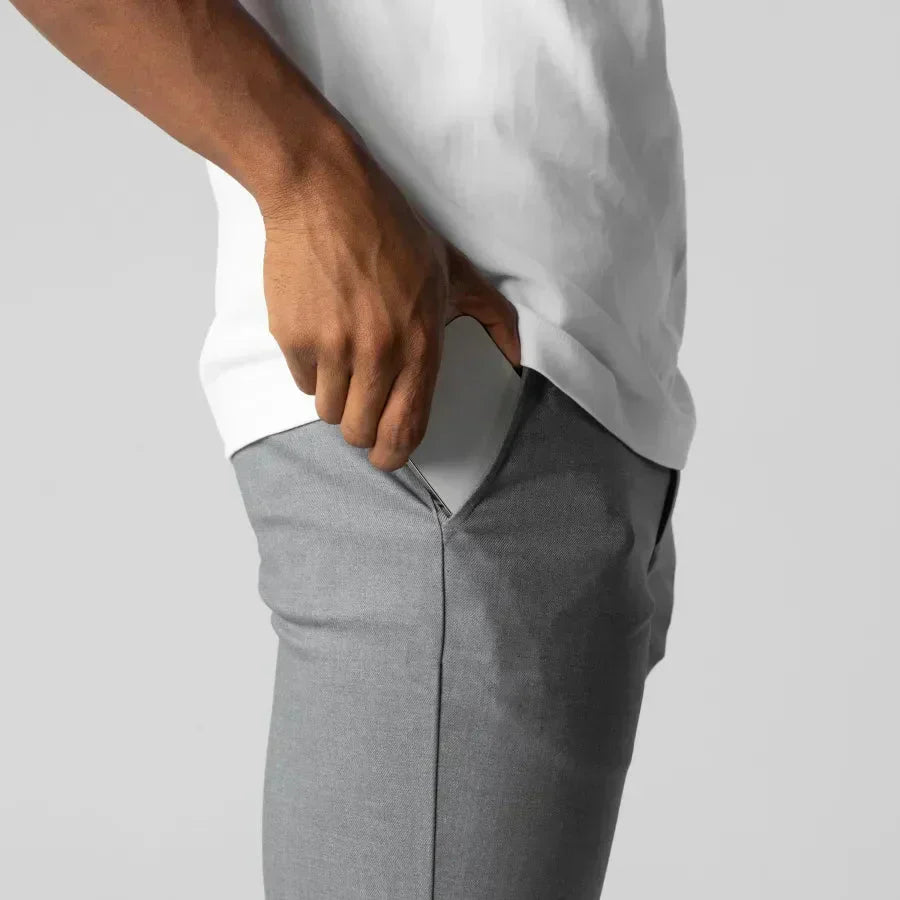 Tomáš – Pánské Slim - Fit Chino Kalhoty – Elegantní Pracovní a Volnočasové Kalhoty s Moderním Designem | | Elora Praha