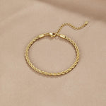Zatočený chic zlatý náramek | Bracelet | Elora Praha